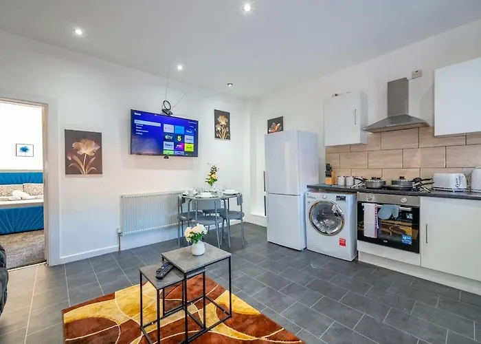 *372kr* For Your Relaxed & Cosy + Free Parking + Free Fast Wifi * Lägenhet *